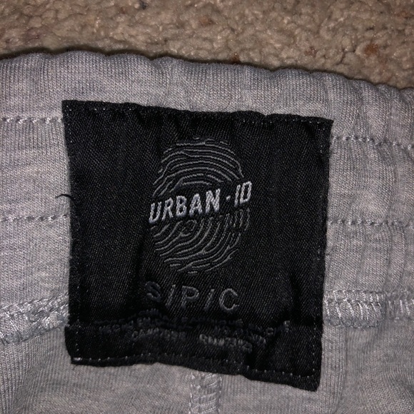 Gray sweatpants - Picture 2 of 2